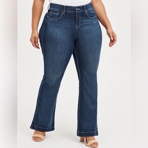 NWT Torrid Bombshell Flare High Rise Jeans Size 26R